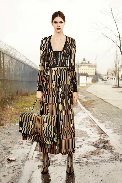 Look 32